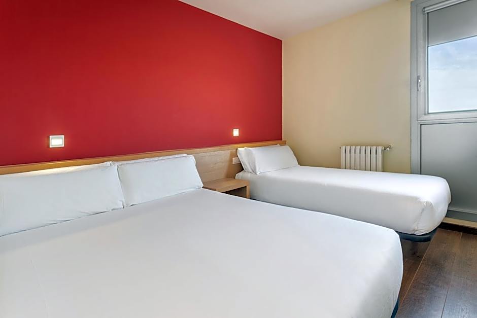Foto 1 daripada 6 — Triple Room