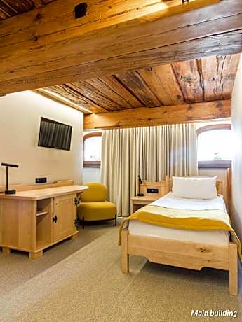 Single Room - without Air Conditioning