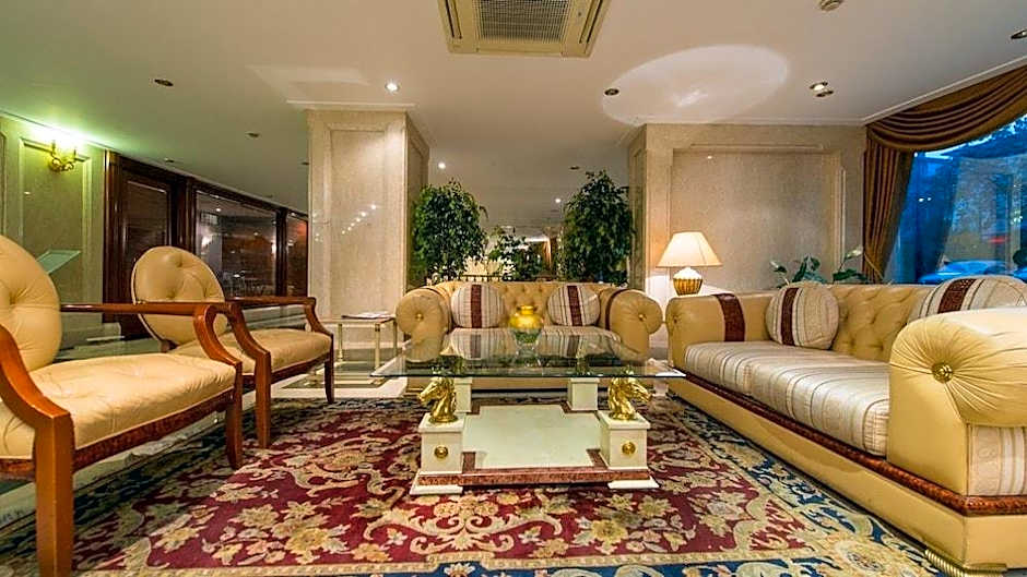 Akar International Hotel