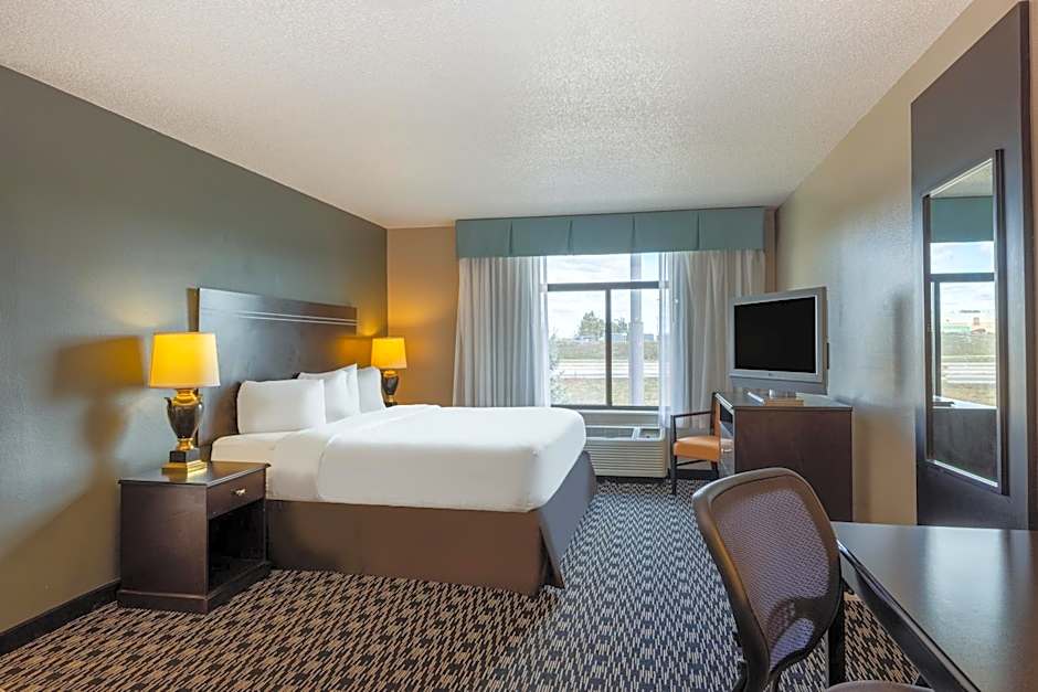 Wingate by Wyndham Gillette