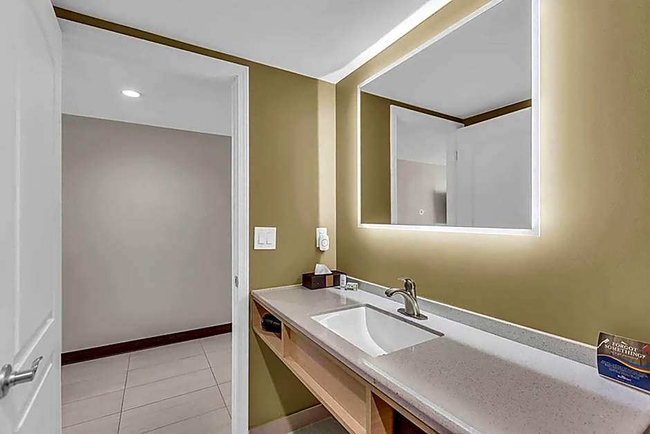 Baymont by Wyndham Kansas City North