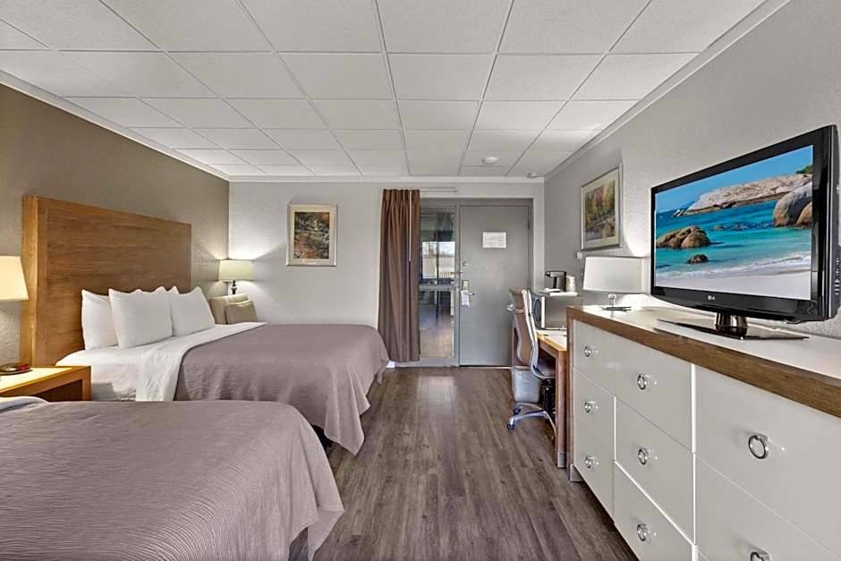Quality Inn & Suites Green Bay Downtown