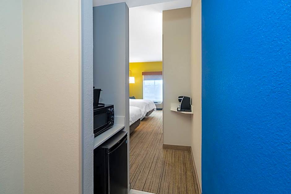 Holiday Inn Express Hotel & Suites Talladega By IHG