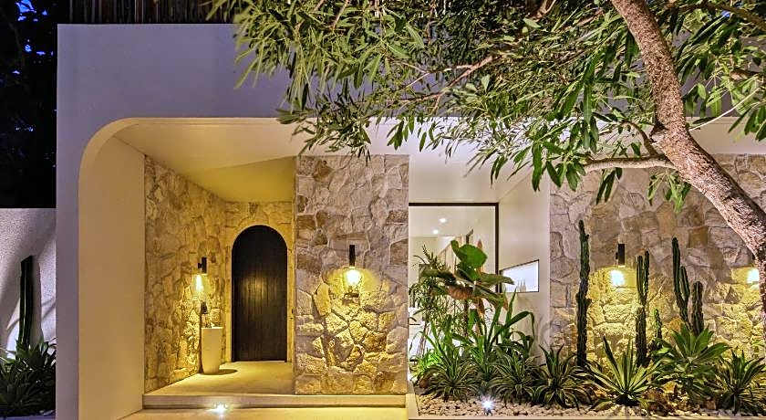 Lyvin Bingin Villas