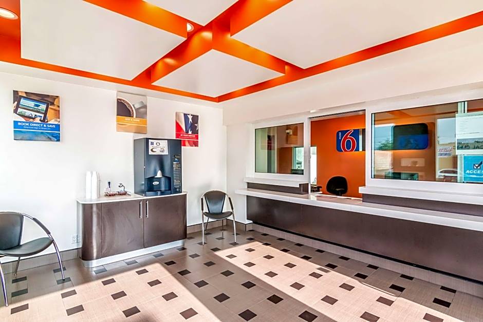 Motel 6 Bell Gardens