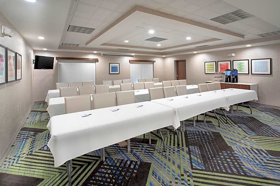 Holiday Inn Express Hotel & Suites Longmont By IHG