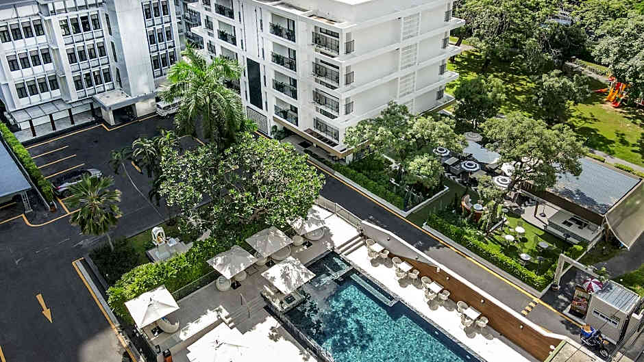 Floral Court Hotel & Residence Sukhumvit 13