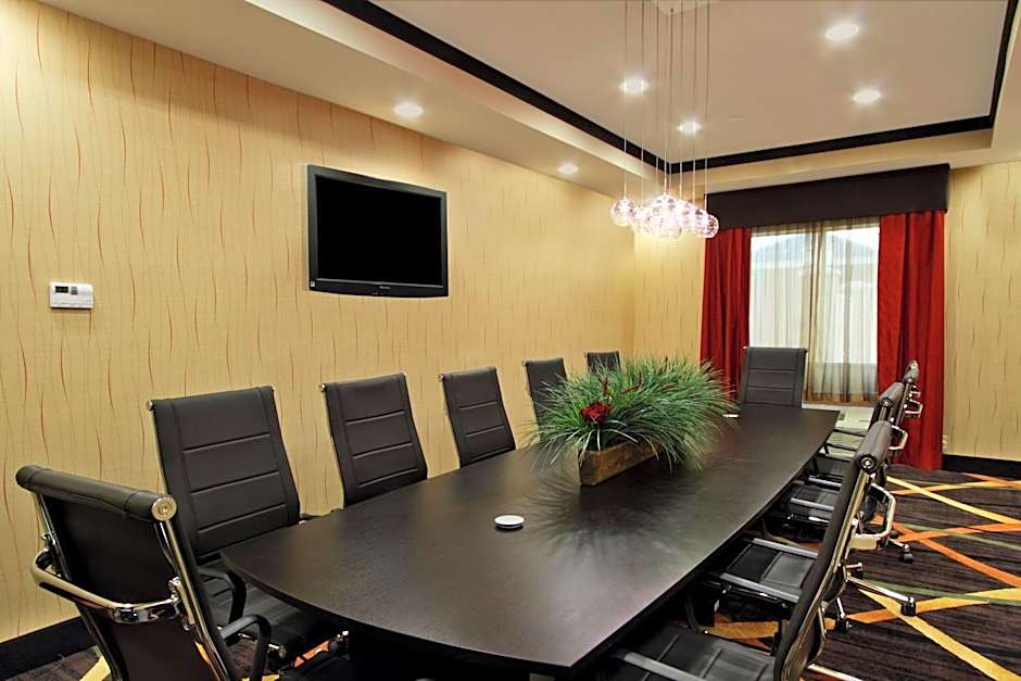 Holiday Inn Express & Suites Houston East - Baytown By IHG