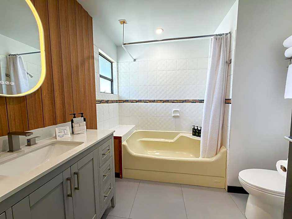 Sunshine Lodge Inn