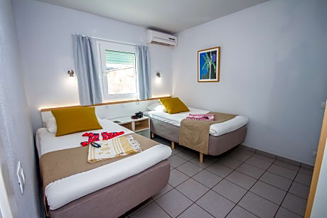 Classic 1 bedroom apart balcony sunsuite 2 adults