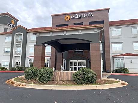 La Quinta Inn & Suites by Wyndham Oklahoma City North - Quail Springs