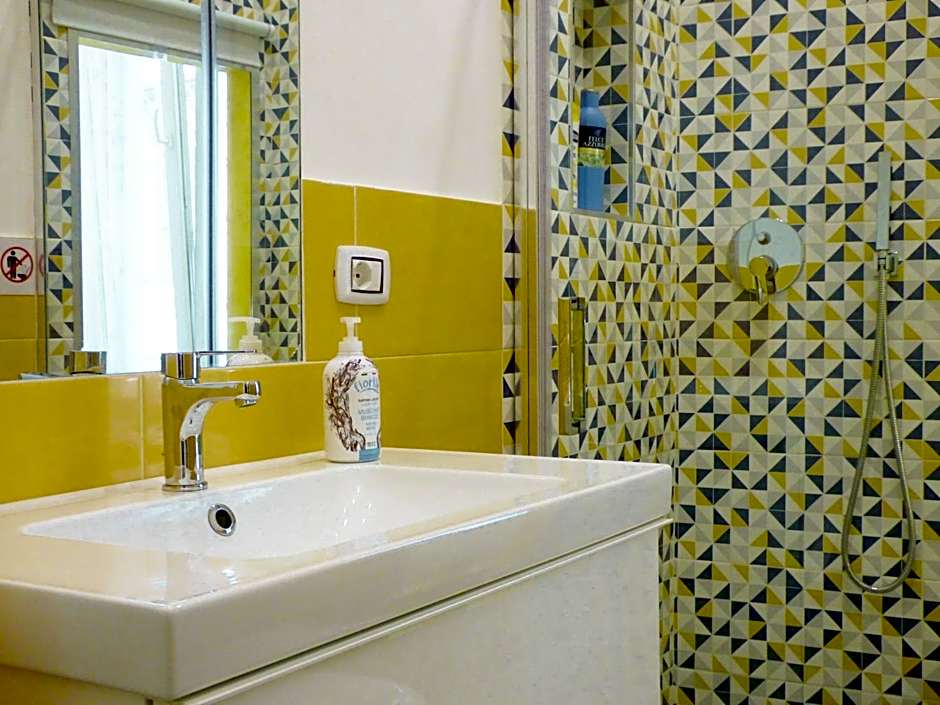 B&B Lemon Flats