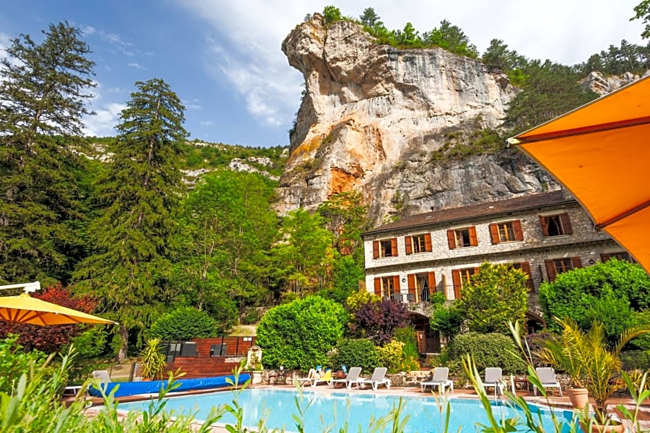 Château De La Caze Piscine & Spa - Ste Enimie