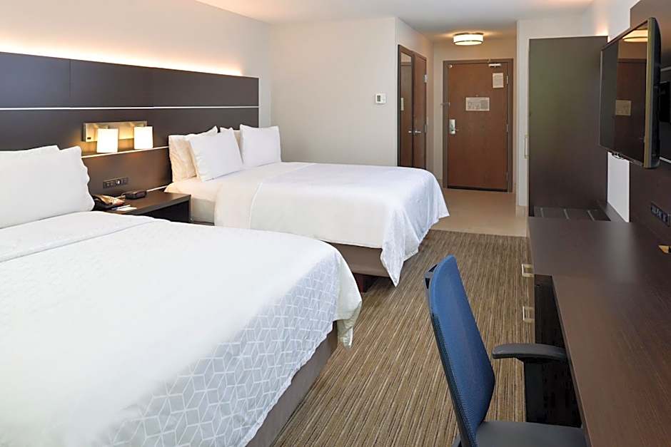 Holiday Inn Express & Suites Pueblo By IHG