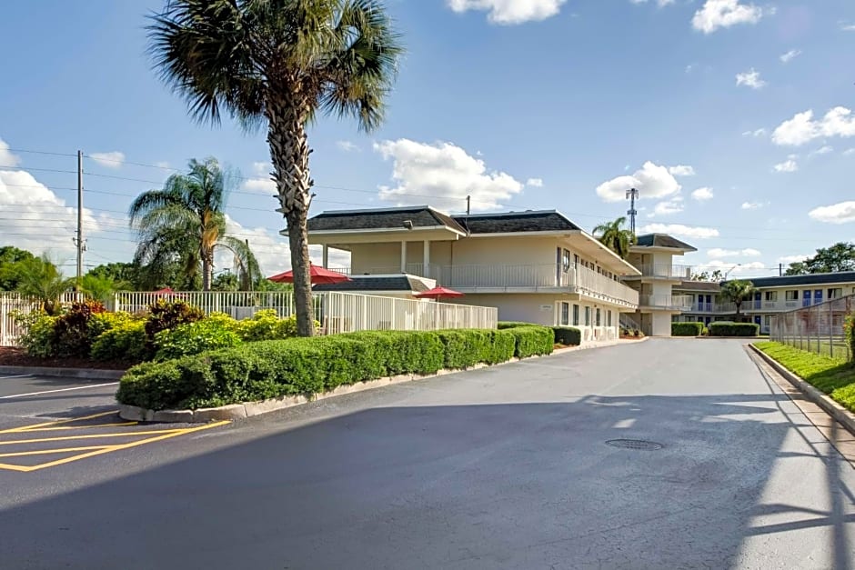 Motel 6-Lakeland, FL