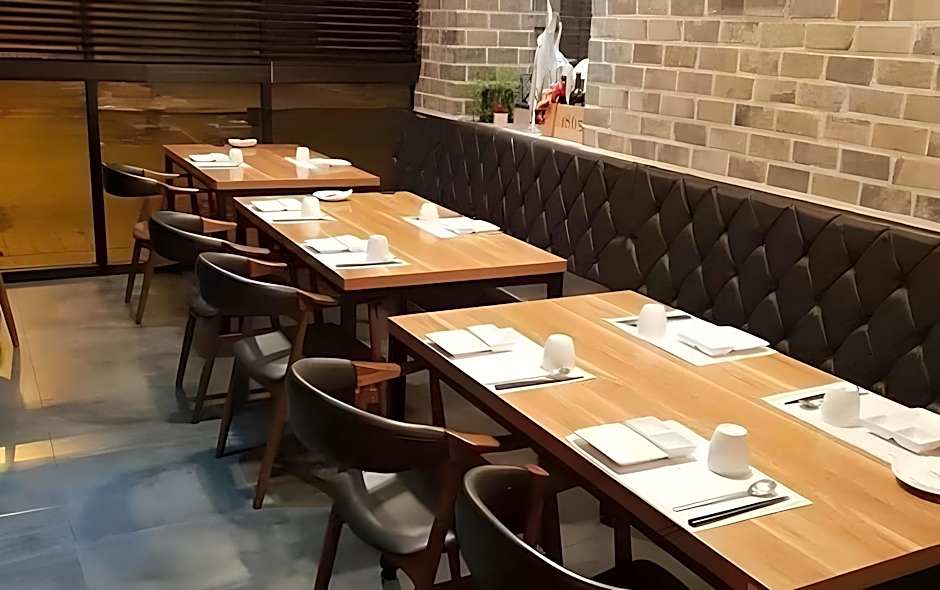 S& Hotel