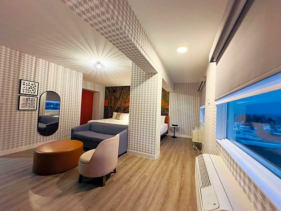 Quality Inn & Suites Thunder Bay Downtown