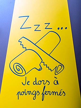 Twin Room with Retractable Bed