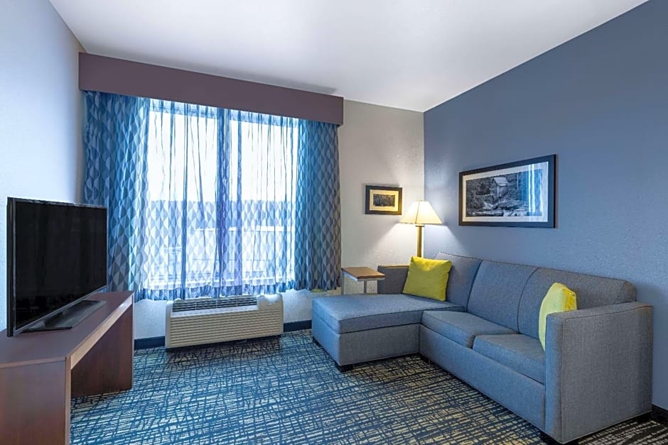 La Quinta Inn & Suites by Wyndham Morgantown