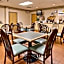 Days Inn & Suites by Wyndham Bridgeport - Clarksburg