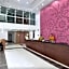 Mayflower Grande Hotel