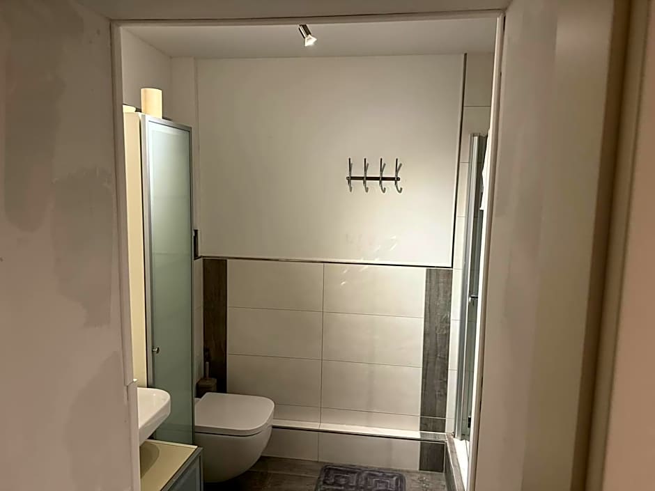 Ellada Restaurant & Hotel