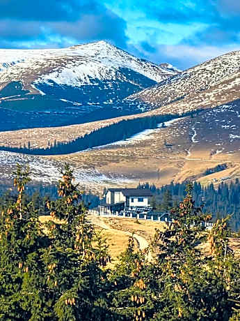 Alpine Blu - Horezu - Varful lui Roman - Sauna, Hot Tub & Gym