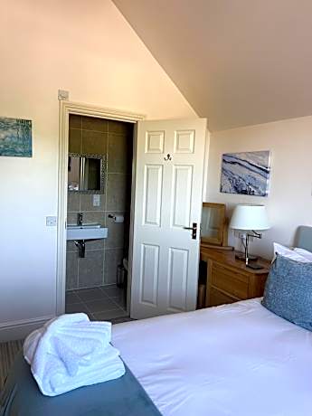 Deluxe Double Room with Shower