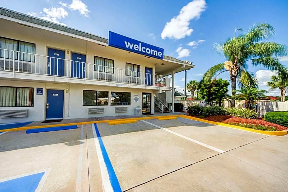 Motel 6-Lakeland, FL