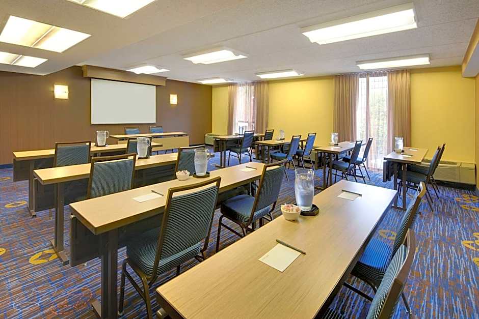 Courtyard by Marriott Atlanta Marietta/I-75 North