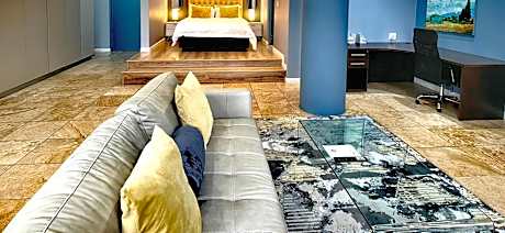 4 on Pritchard Luxury Suites