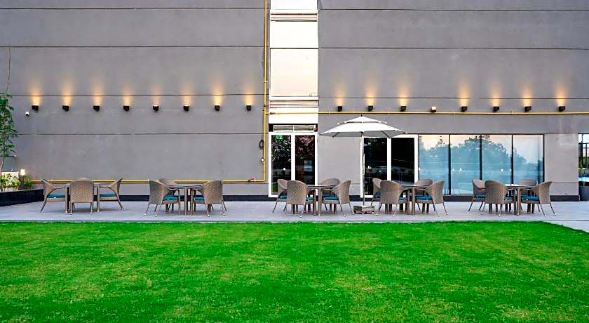 Holiday Inn Lucknow Airport By IHG