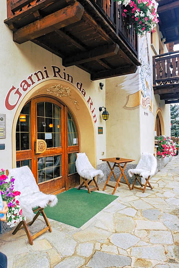 Hotel Garni Rin Da Rin