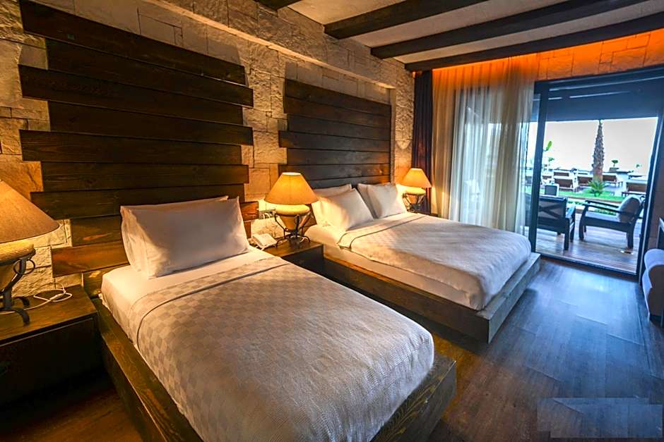 Manaspark Deluxe Hotel