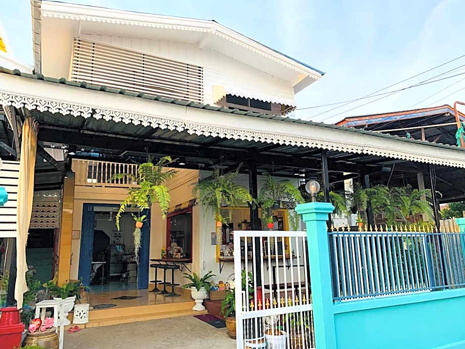 Baan Mae Somkid Homestay