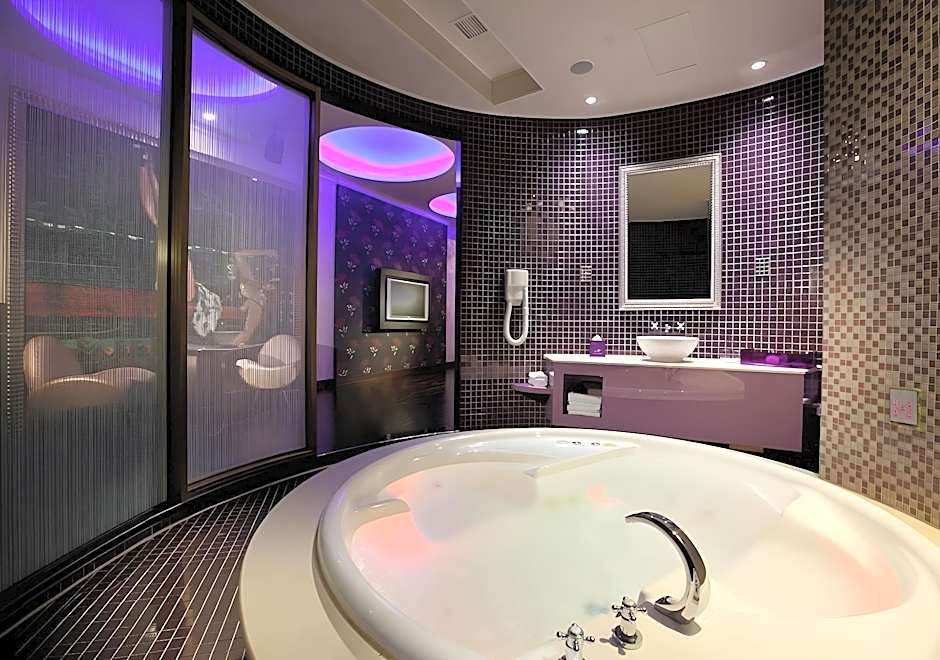 Royal Group Motel Ming Chen Branch