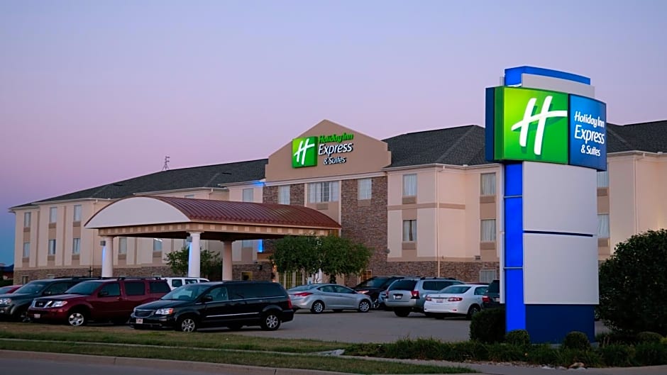 Holiday Inn Express Hotel & Suites Bloomington-Normal University Area, an IHG Hotel