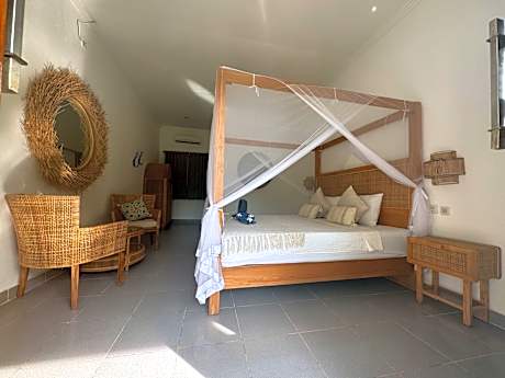 Blue EmOcean Dive Eco lodge