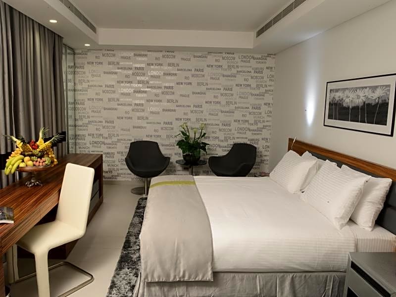 Warwick Stone 55 Hotel