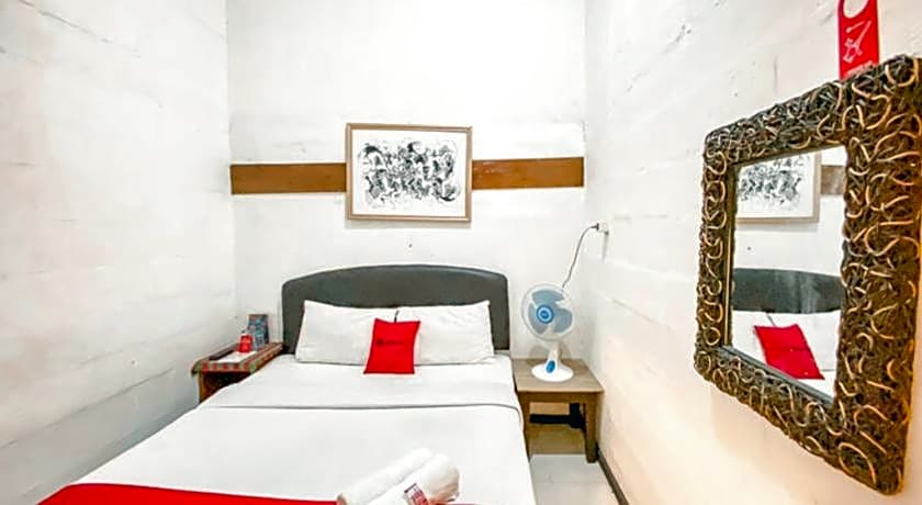 RedDoorz Plus near Balai Kota Batu 2