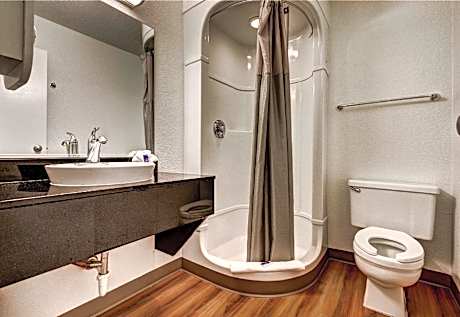 2 Full Beds | Non-Smoking, Micfridge
