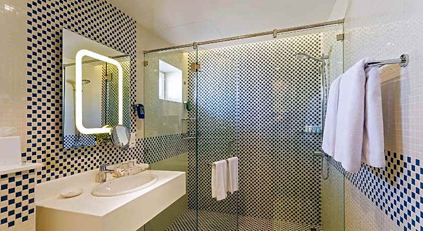 Park Inn by Radisson Hotel and Residence Duqm