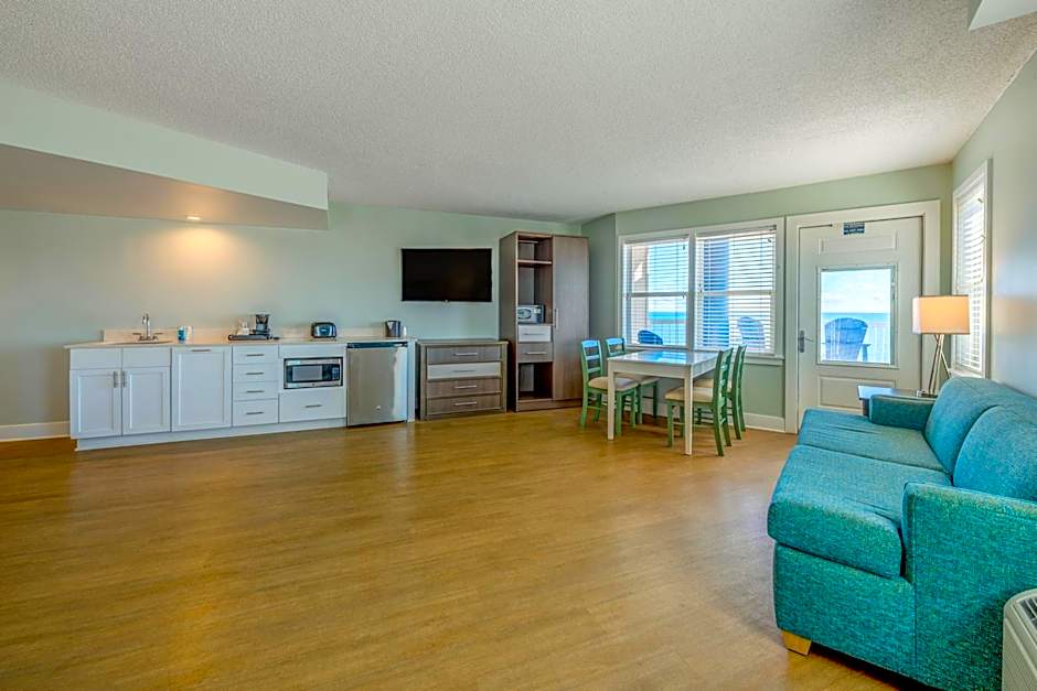 Commander Hotel & Suites