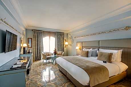 Deluxe Room Pool View