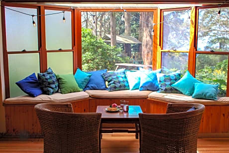 Tomah Retreat - Studio BREATHE with fireplace