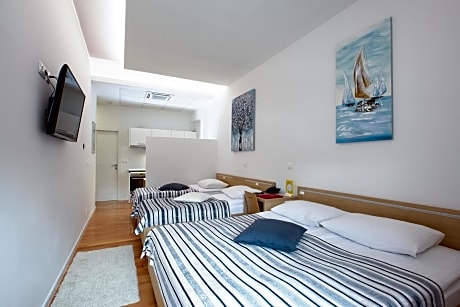 Deluxe Apartment with Hot Tub