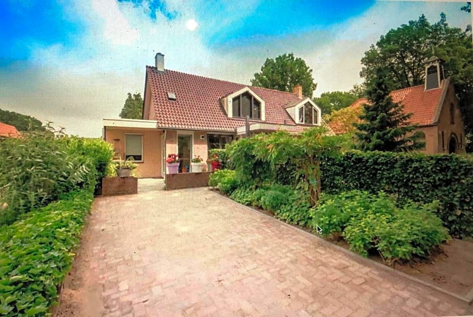 HOLTINGERHUYS Uffelte- Giethoorn! Tegen betaling Wellness!!!
