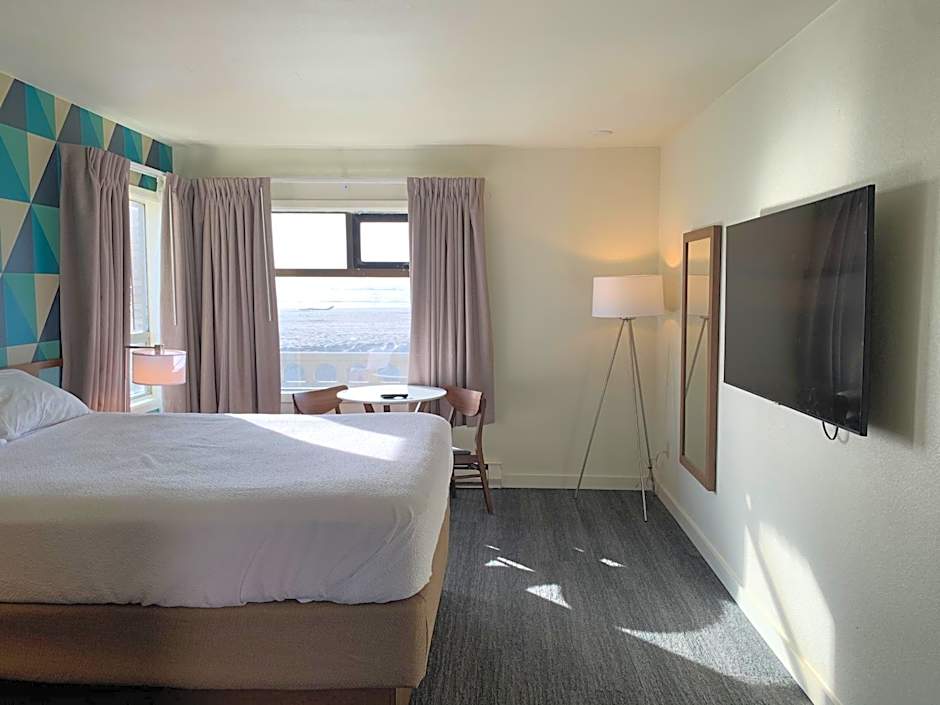 The Ocean Front at Seaside