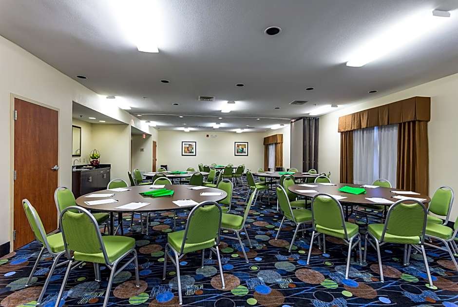 Holiday Inn Express Hotel & Suites Edmond By IHG
