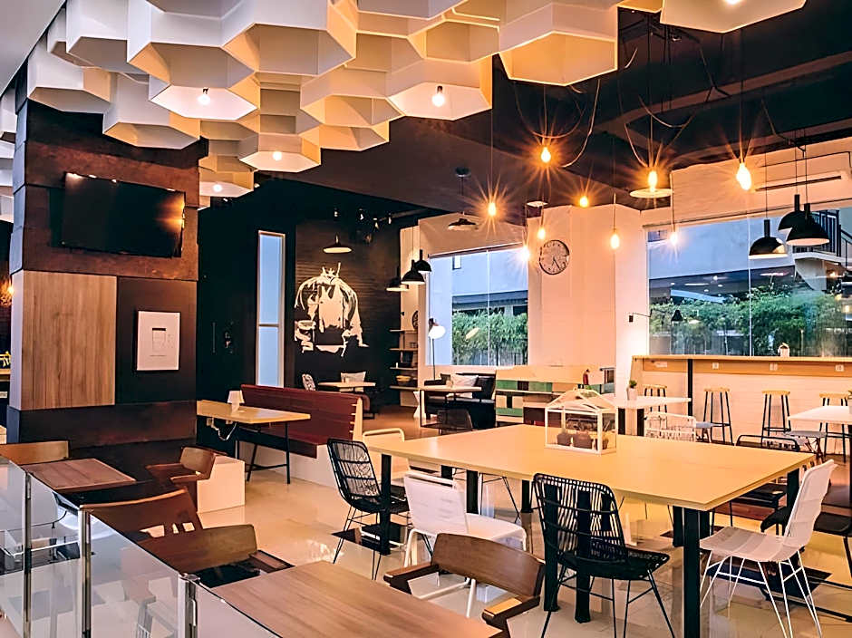 Berry Biz Hotel